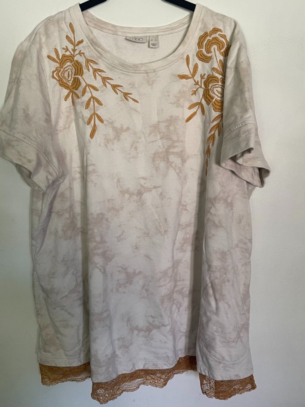 LOGO By Lori Goldstein Women's XL Embroidered Floral Gold Lace Trim T-Shirt T5